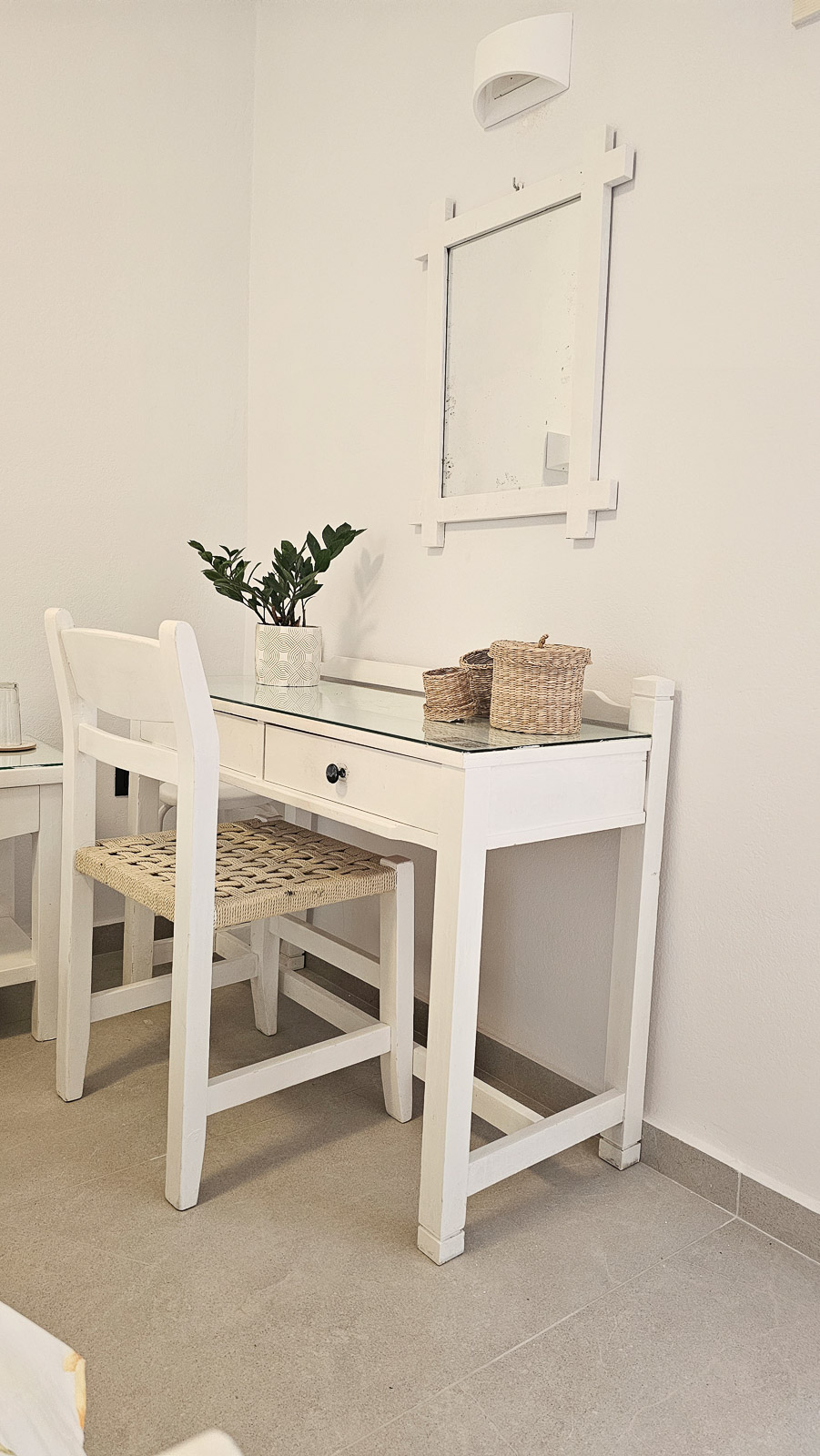 Bright Double Room at Hotel Syrianos