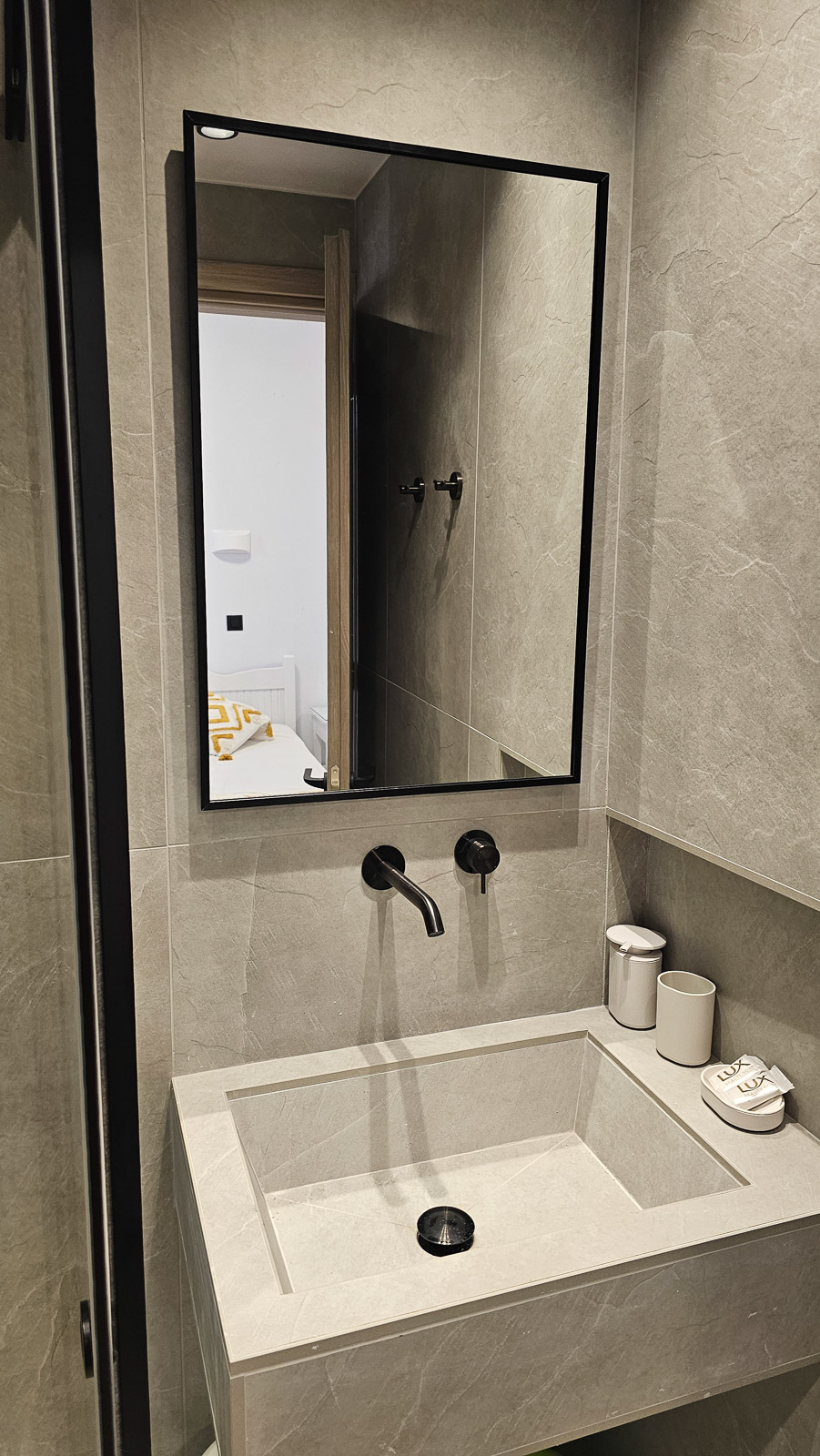 Private bathroom in Double Room 02