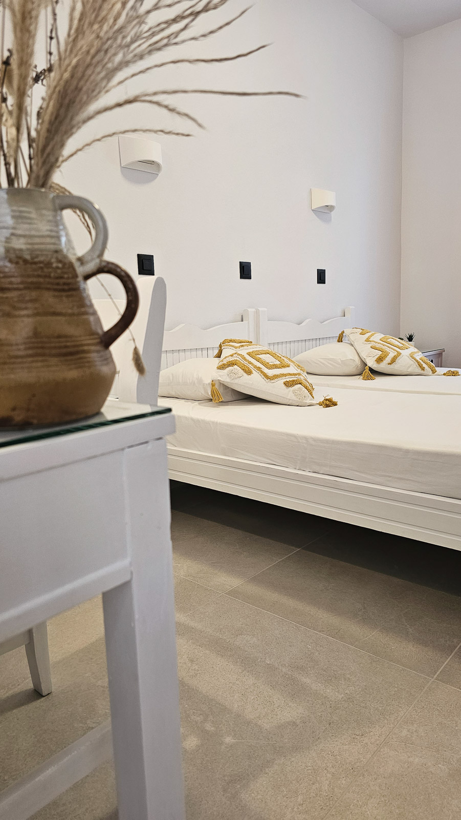Double Room 02