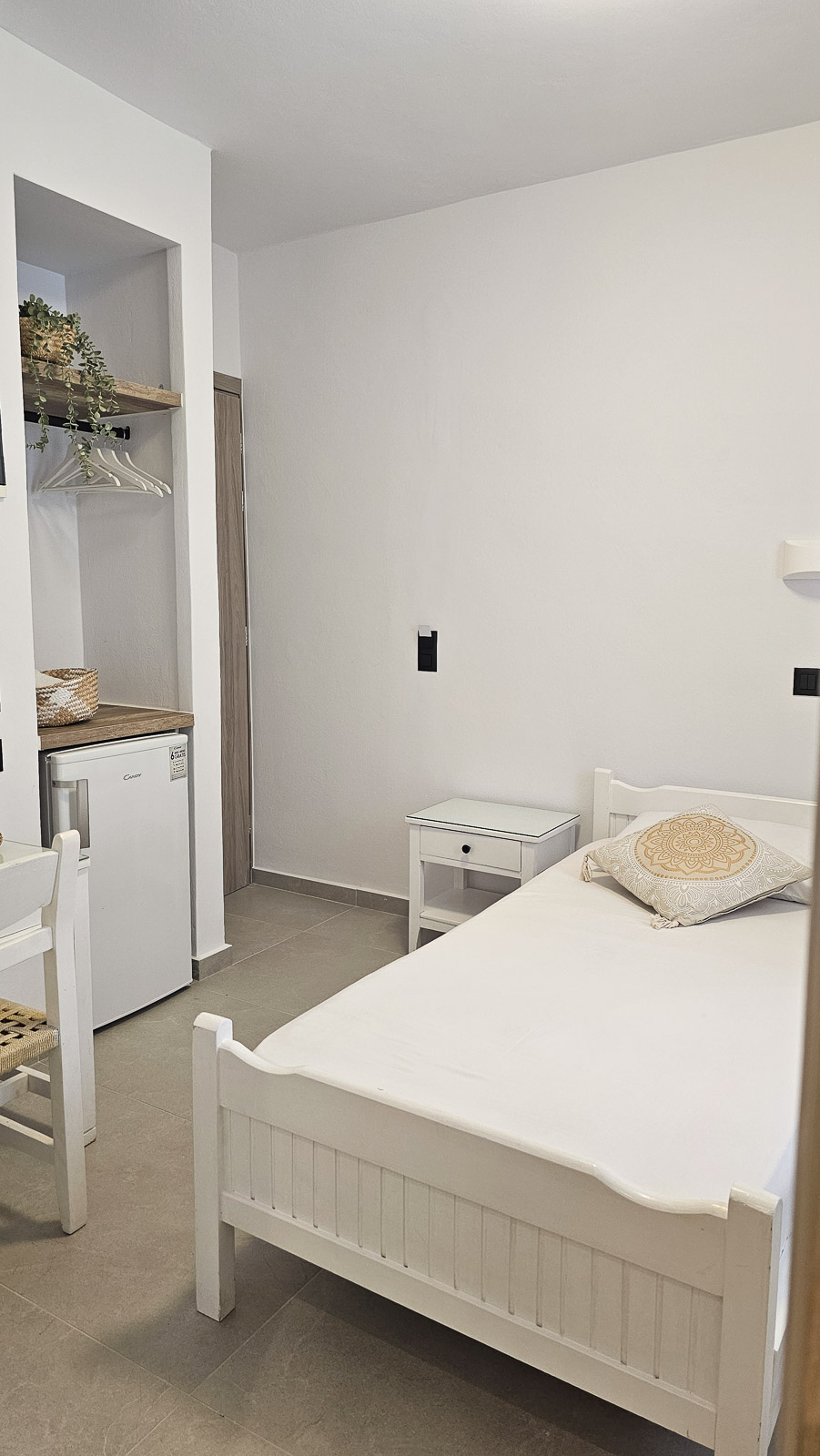 Single Room 04 at Hotel Syrianos