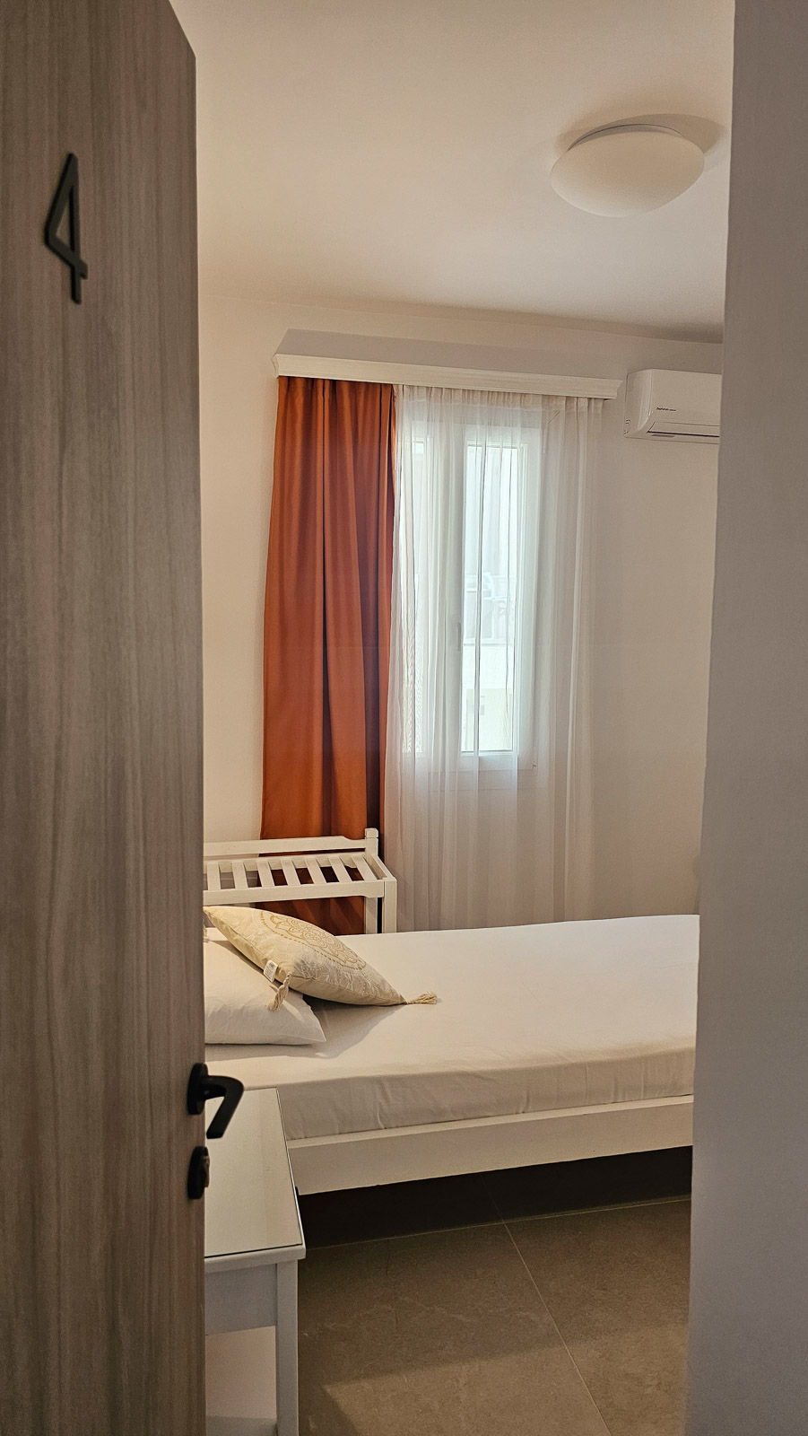 Single Room 04 at Hotel Syrianos